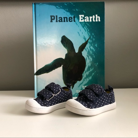 ☀️ Cat & Jack Velcro Shoes ☀️ - Picture 2 of 5